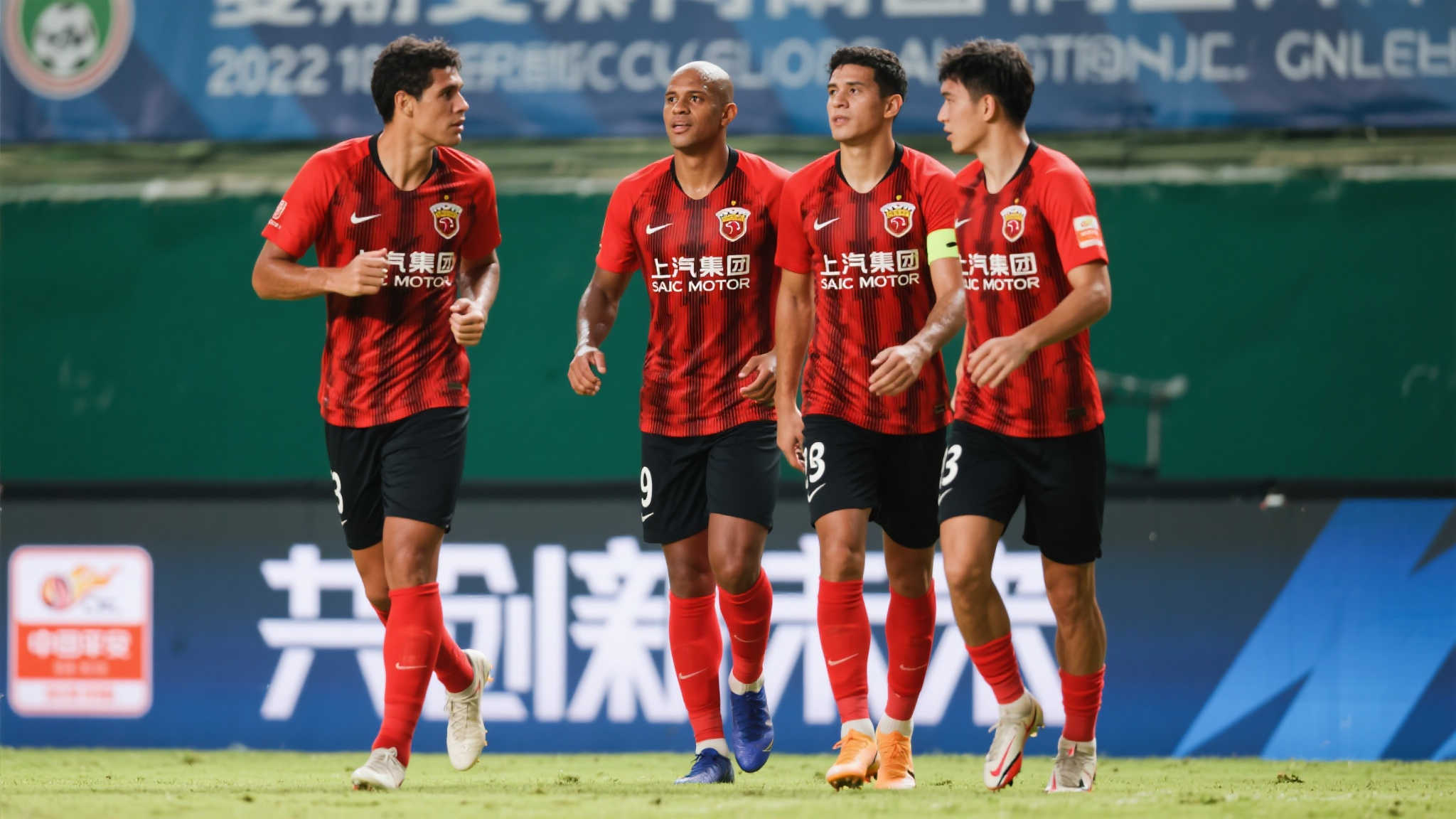 海港与申花分差拉大至8分，夏窗无需换外援，培养蒯纪闻成奥斯卡才是关键